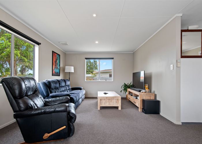  at 33 Purcell Place, Melville, Hamilton
