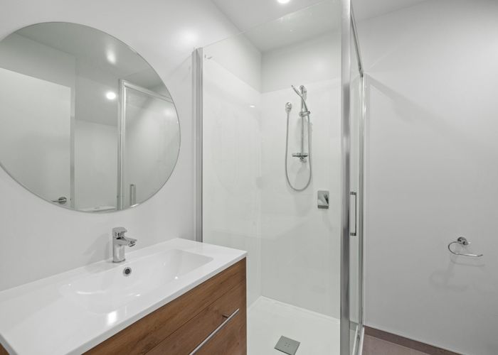  at 2/43 New Brighton Road, Shirley, Christchurch City, Canterbury