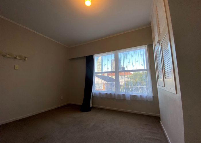  at 2/38 Byron Avenue, Takapuna, North Shore City, Auckland