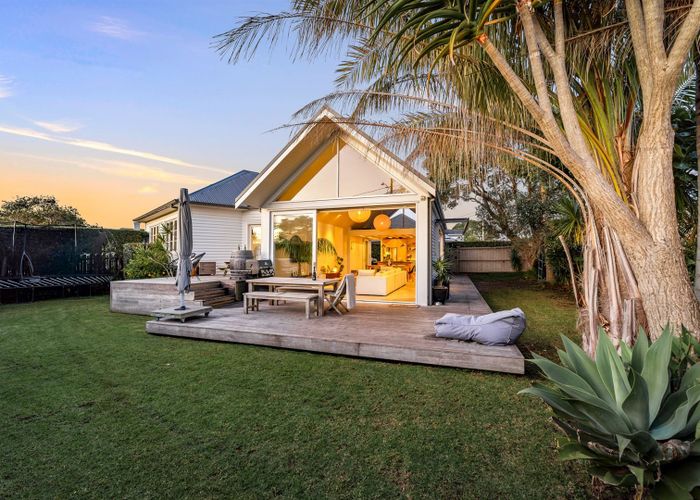  at 17 Vincent Road, Northcote Point, Auckland