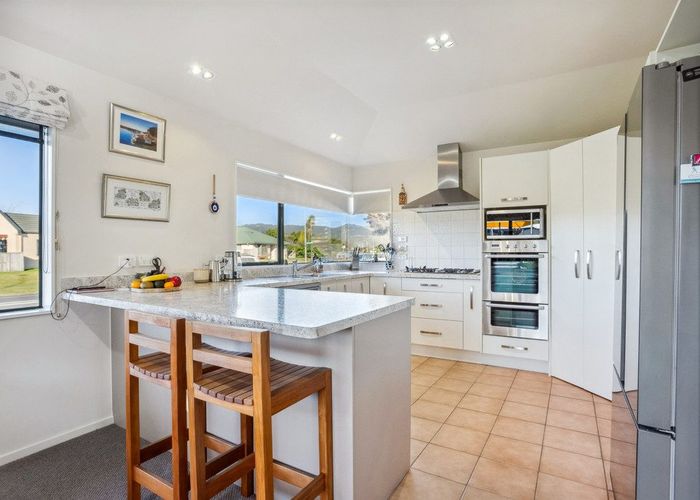  at 146 Guildford Drive, Paraparaumu Beach, Kapiti Coast, Wellington