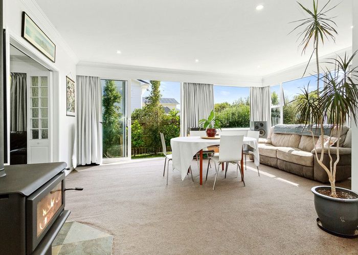  at 15 Waddington Drive, Naenae, Lower Hutt, Wellington