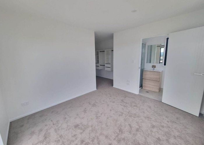  at 6/233 Great North Road, Henderson, Waitakere City, Auckland