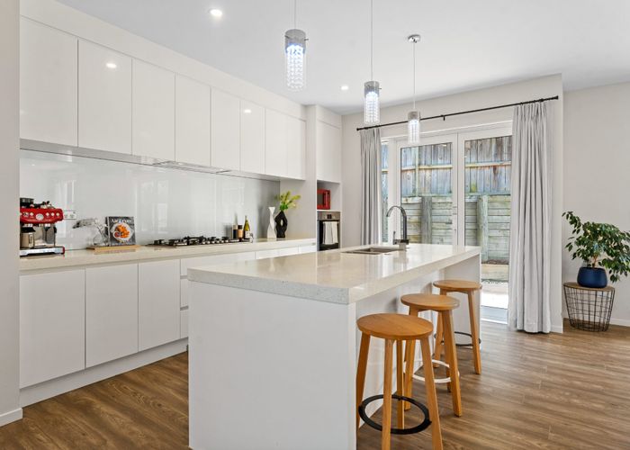  at 21 Edgewater Drive, Karaka, Auckland