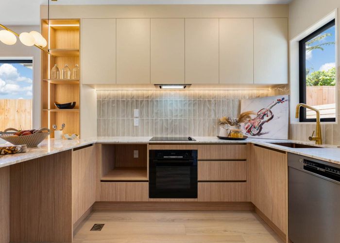  at 112E Beach Road, Te Atatu Peninsula, Waitakere City, Auckland