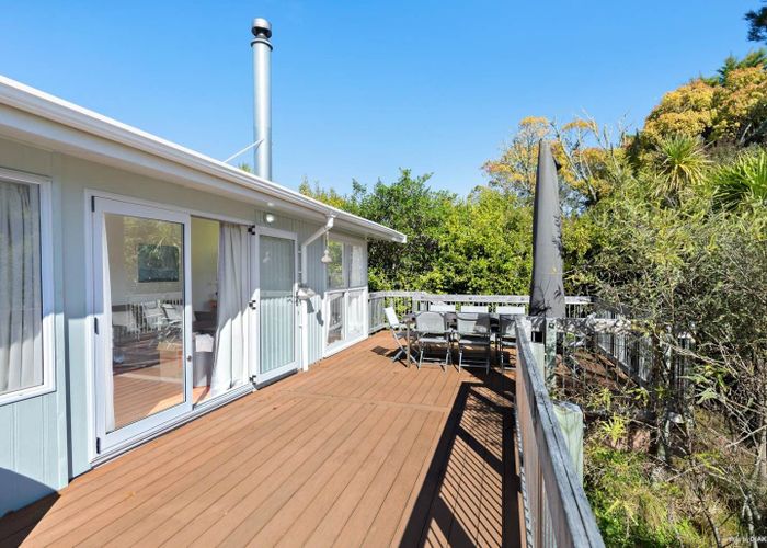  at 18 Madison Place, Forrest Hill, Auckland