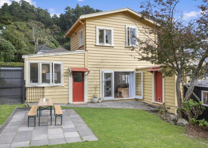  at 27 Rona Street, Eastbourne, Lower Hutt, Wellington