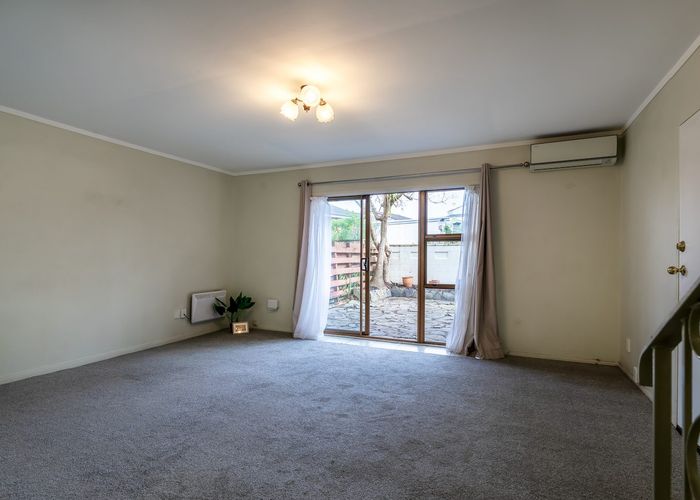  at 2/3 Akehurst Ave, New Lynn, Waitakere City, Auckland