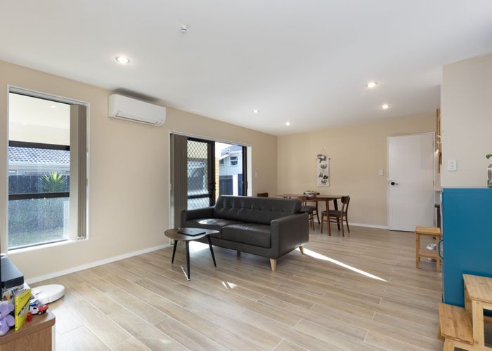  at 19A Preston Avenue, Henderson, Auckland