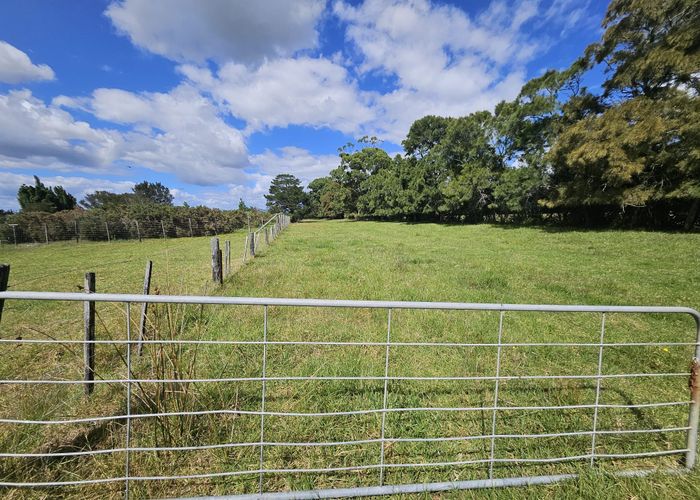  at 225 Spains Road, Awanui