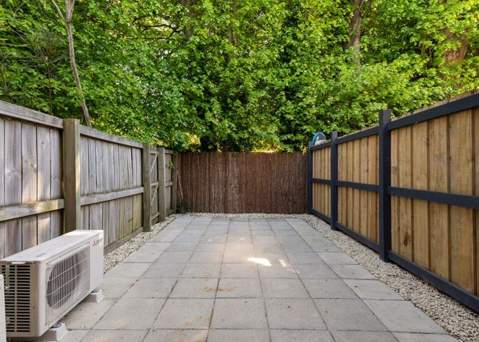  at 2/140 Waimairi Road, Ilam, Christchurch City, Canterbury