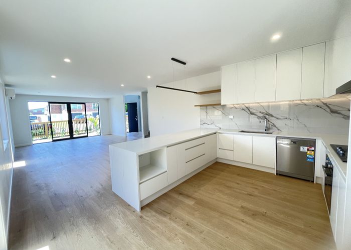  at 16 The anchorage, Sunnyhills, Manukau City, Auckland