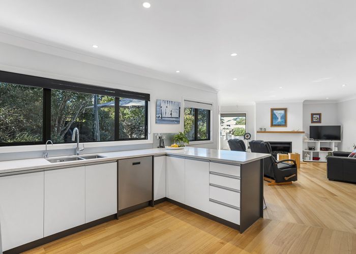  at 106 Uxbridge Road, Mellons Bay, Auckland