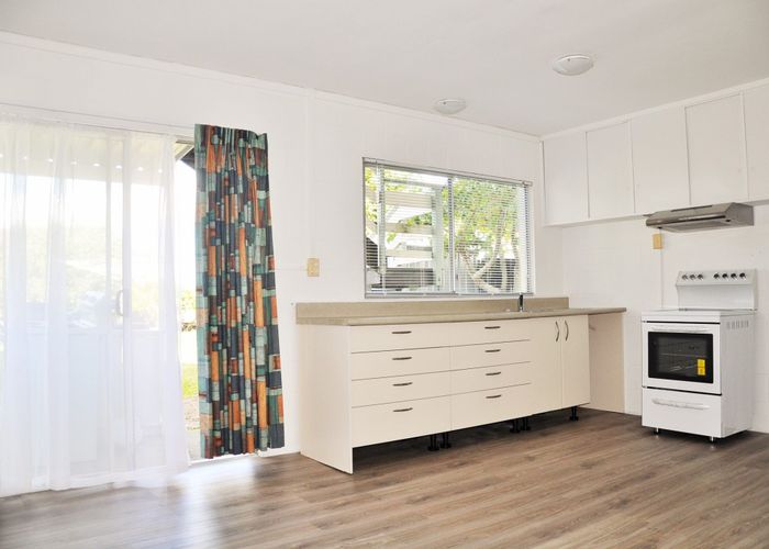  at 21A Rosewarne Cres, Glendene, Waitakere City, Auckland