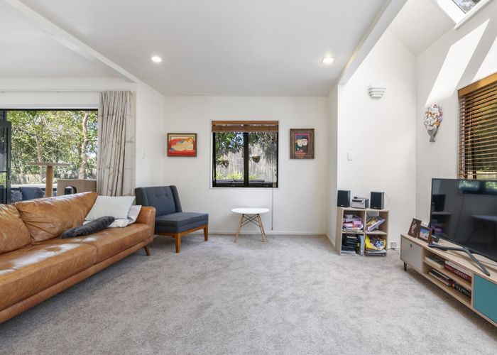  at 1/64 Centorian Drive, Windsor Park, Auckland