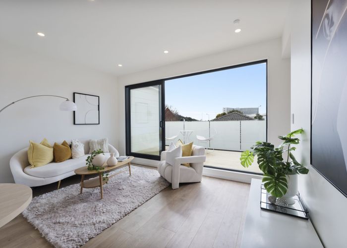  at 8/6 Shakespeare Road, Milford, North Shore City, Auckland