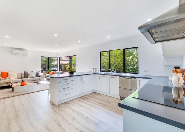  at 34 Woodstock Road, Forrest Hill, Auckland