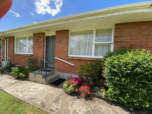  at 2/8 Fraser Road, Papatoetoe, Auckland