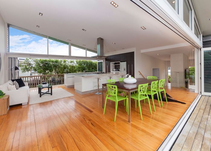  at 19 Newell Street, Point Chevalier, Auckland