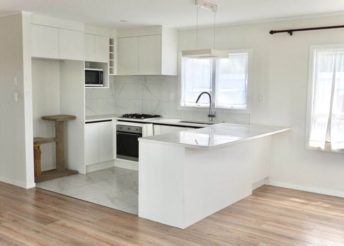  at 27 Marina Road, Torbay, Auckland