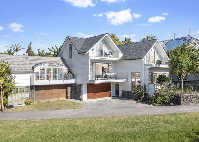  at 42 Harley Close, Hauraki, Auckland