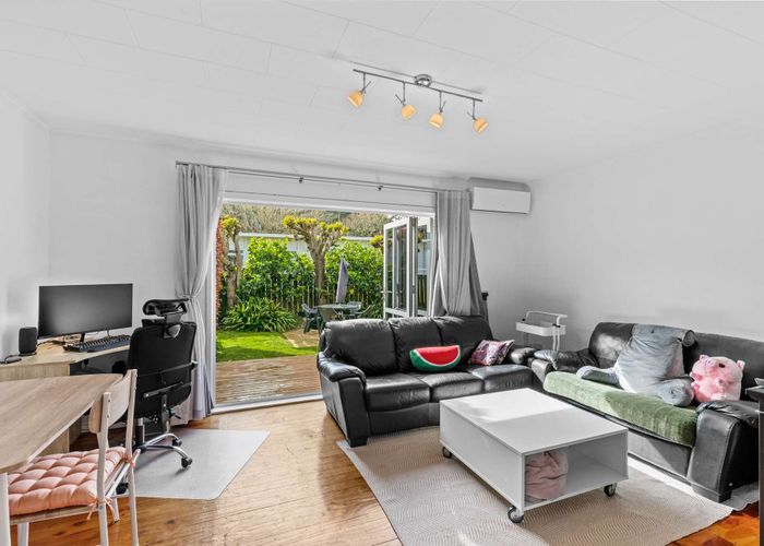  at 8/9 Mountain Road, Mount Wellington, Auckland