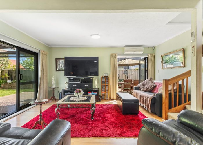  at 3/8 Longford Street, Mount Wellington, Auckland
