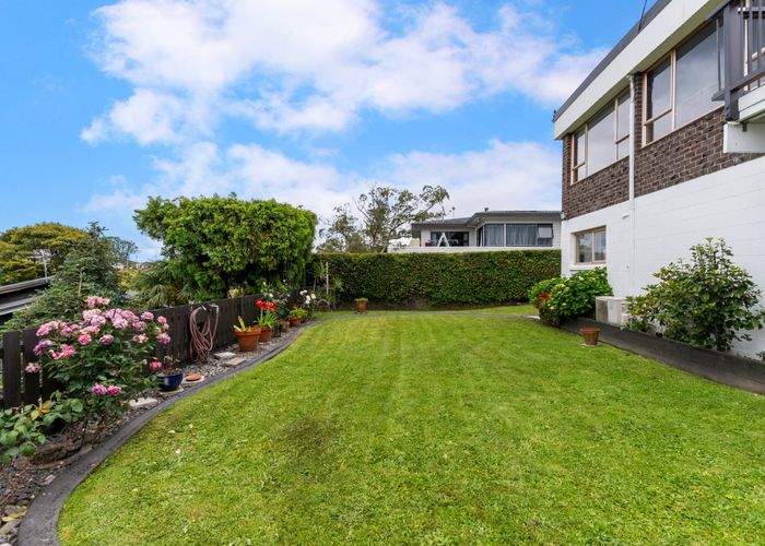  at 2/22 Martin Crescent, Northcote, North Shore City, Auckland