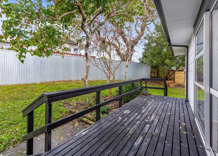  at 5 Wallace Road, Ranui, Waitakere City, Auckland