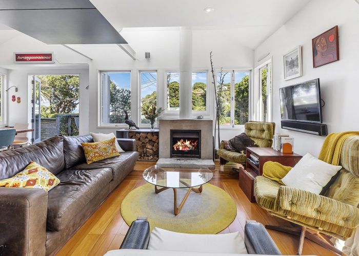  at 16 Beach Street, Island Bay, Wellington