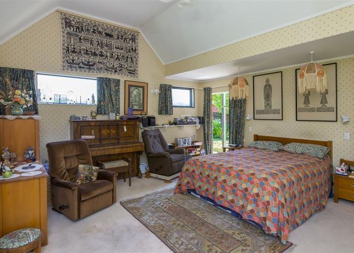  at 15 Kingsbridge Place, Newlands, Wellington