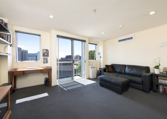  at 4J/127 Grafton Road, Grafton, Auckland
