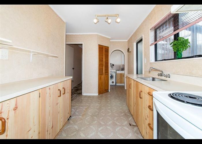  at 9 Thalia Place, Totara Vale, Auckland