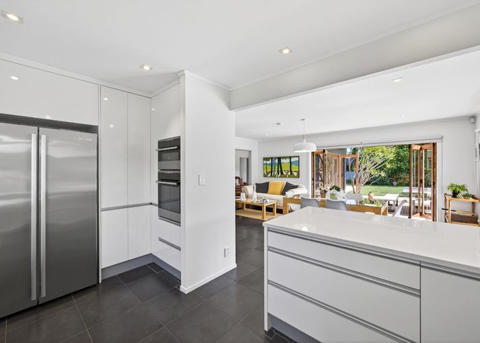  at 14 Davita Place, Farm Cove, Manukau City, Auckland