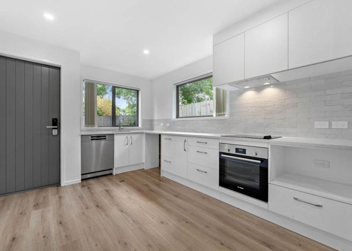  at 6D Buisson Glade, West Harbour, Waitakere City, Auckland