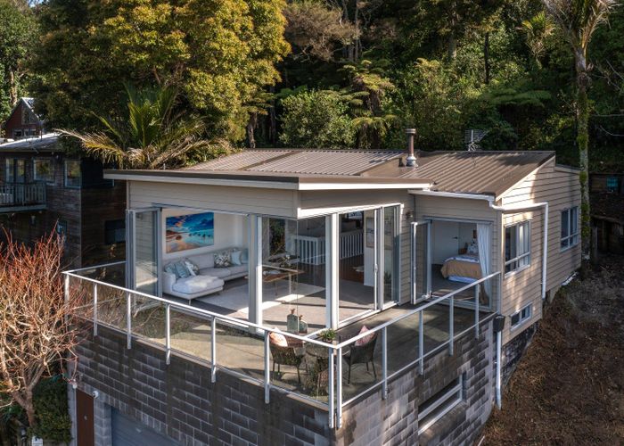  at 41 Laingholm Drive, Laingholm, Auckland
