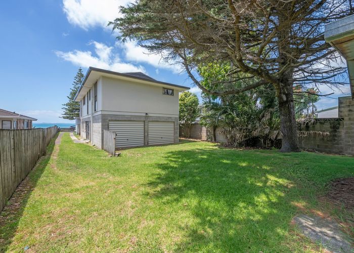  at 2/3 The Esplanade, Eastern Beach, Manukau City, Auckland