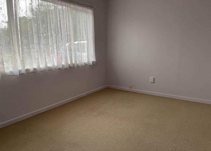  at 131 View Road, Sunnyvale, Auckland