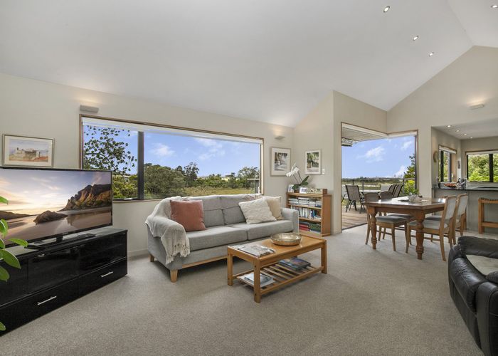  at 90A Tiroroa Avenue, Te Atatu South, Auckland