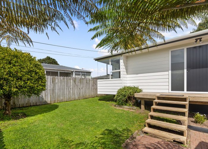  at 3/56 Flanshaw Road, Te Atatu South, Waitakere City, Auckland