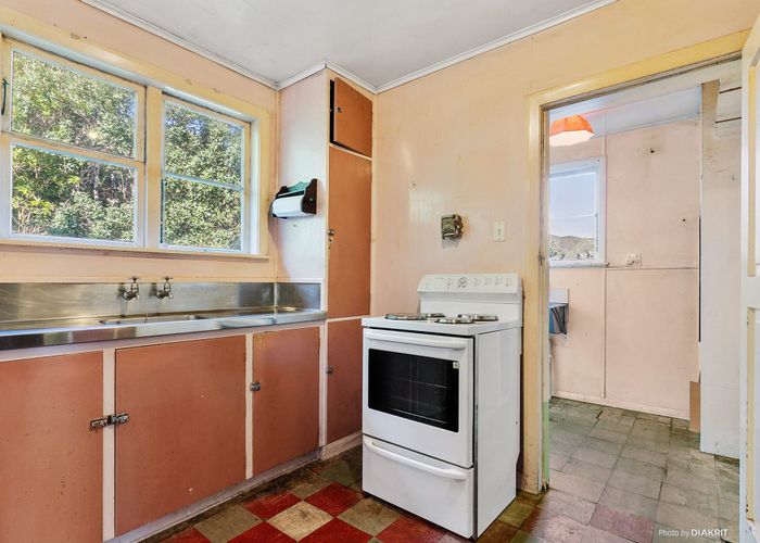  at 71 Sunshine Avenue, Karori, Wellington