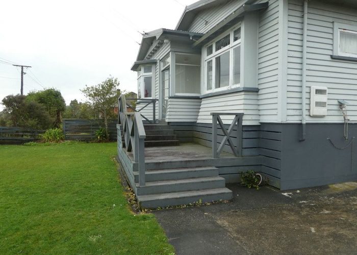  at Cobden, Grey, West Coast
