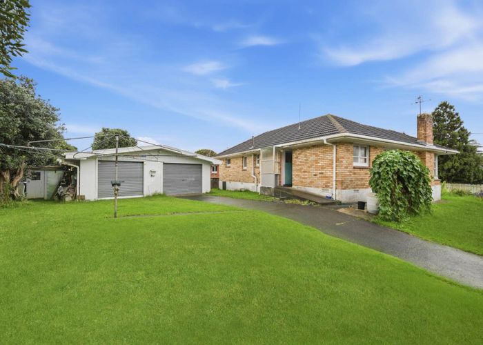  at 2 Coles Place, Manurewa, Manukau City, Auckland