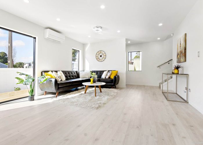  at 15C Windermere Crescent, Blockhouse Bay, Auckland