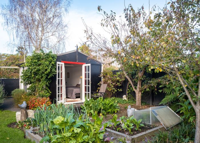  at 900 Caroline Road, Mayfair, Hastings