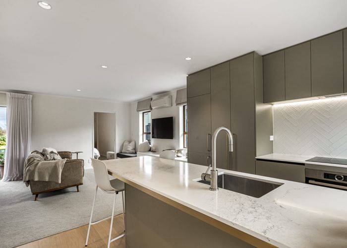  at 3/6 Keys Street, Belmont, Auckland