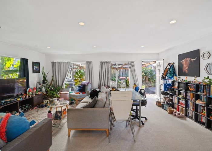  at 131C View Road, Sunnyvale, Waitakere City, Auckland