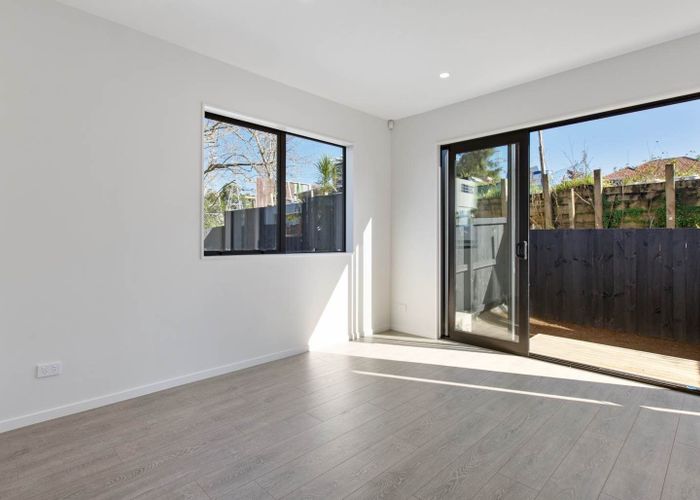  at 24E Lincoln Park Avenue, Massey, Waitakere City, Auckland