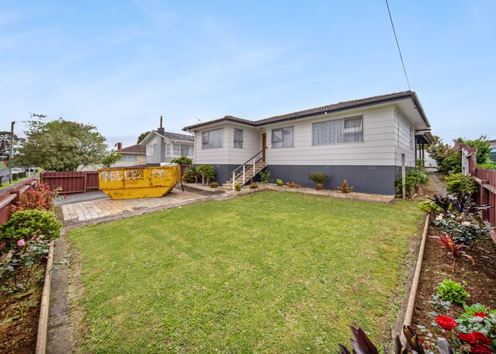  at 33A Ashley Avenue, Mangere East, Auckland