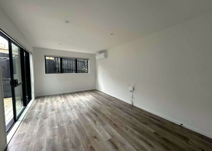  at 4F Hepburn Road, Glendene, Waitakere City, Auckland